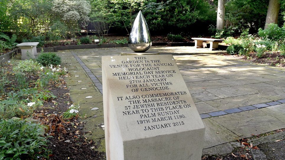 Abbey Gardens Garden of Reflection 965x540