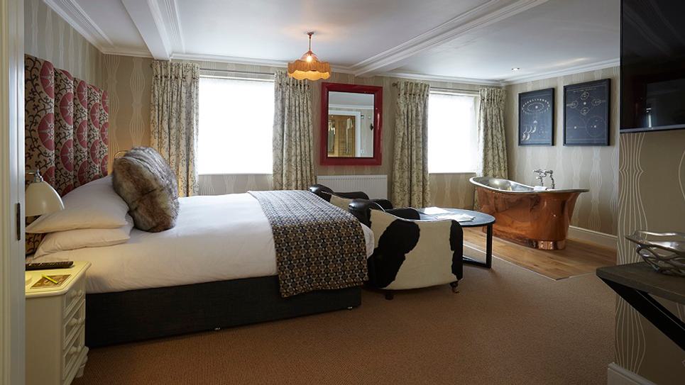 Contemporary Suite credit The Angel 965x540
