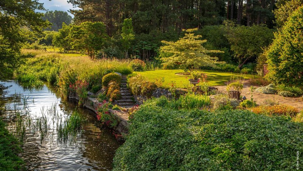 Fullers Mill Garden Clive Nichols 965x540
