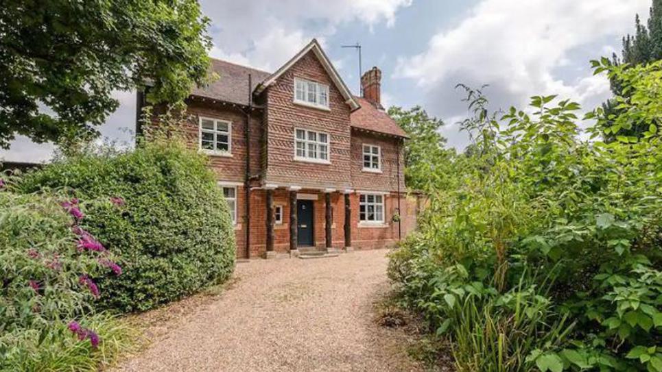 Gardeners Cottage Nowton Park 965x540