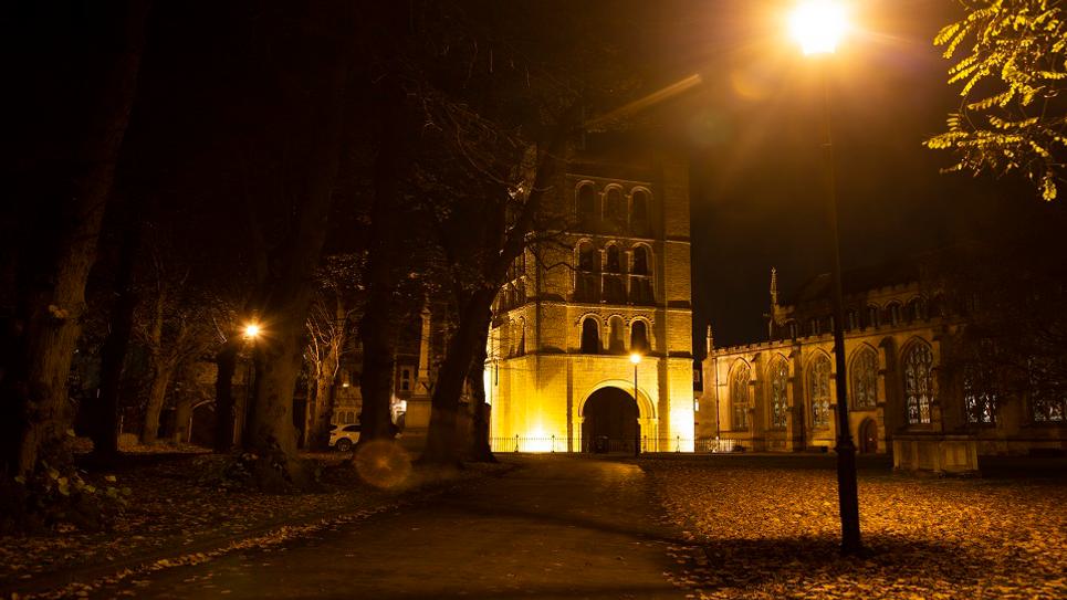 Haunted Bury St Edmunds Great Churchyard at night credit Phil Morley 965x540