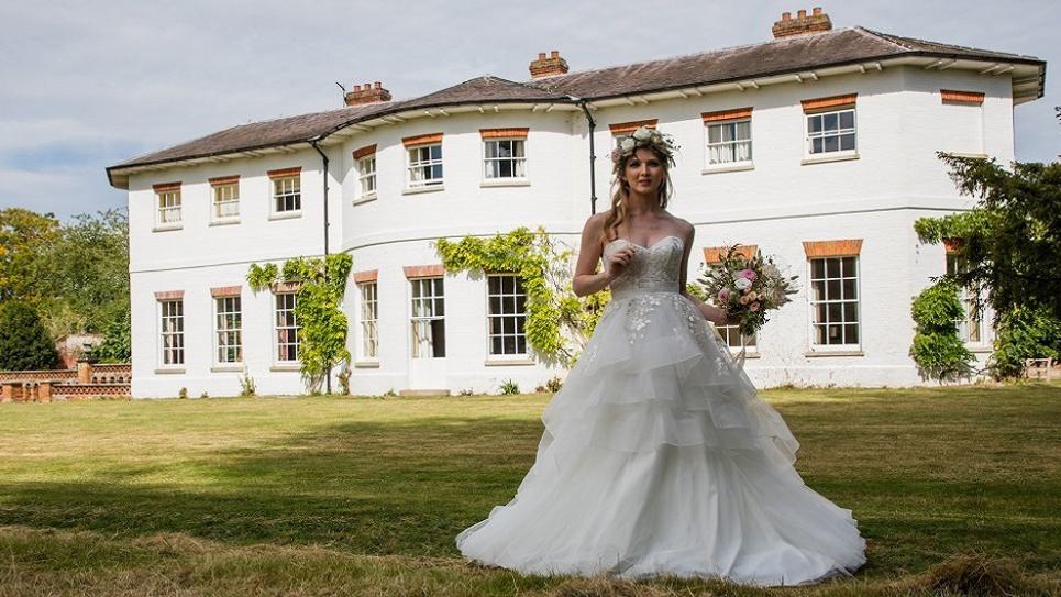 Ickworth Lodge Bride The Ickworth 965x540