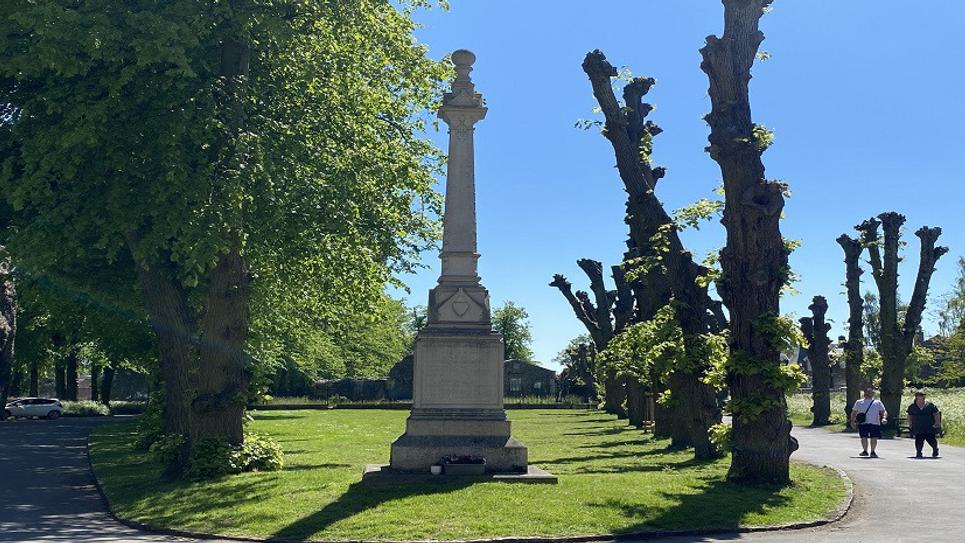 Martyrs Memorial Great Churchyard Sue Warren BLOG 2 Copy