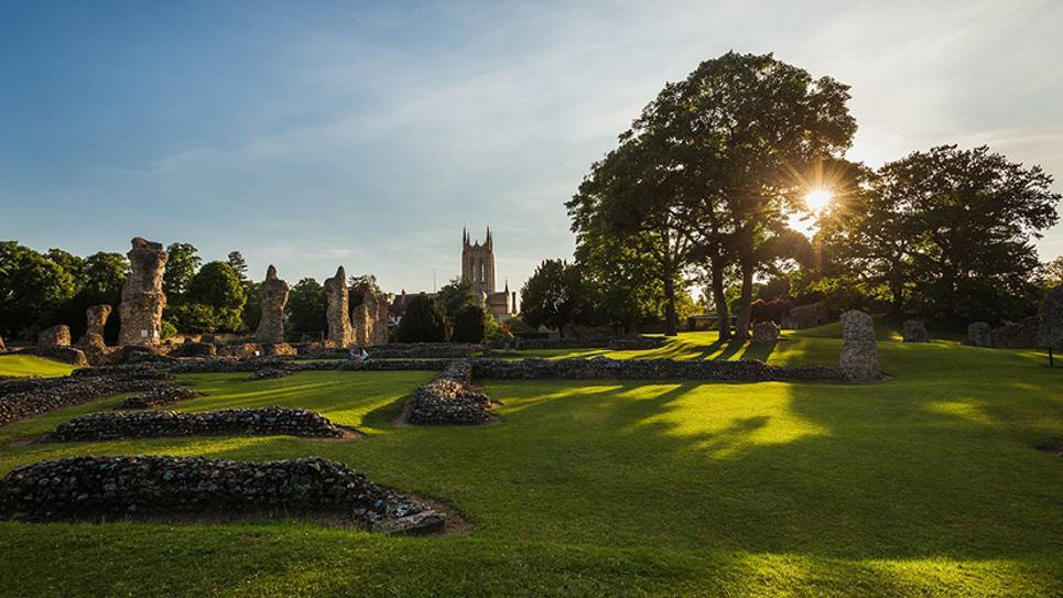 RAW SUFFOLK Abbey Gardens