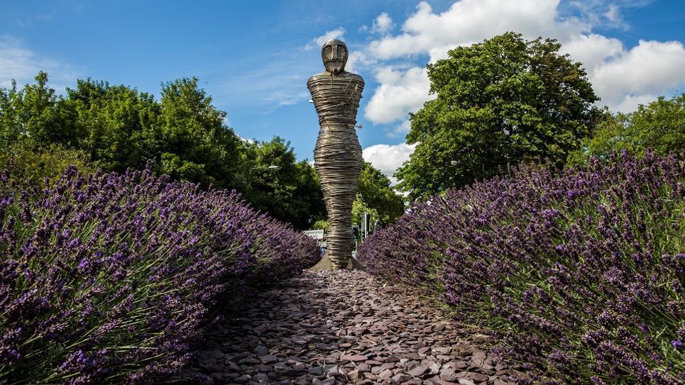 St Edmund statue Roundabout Art Shawn Pearce 965x540