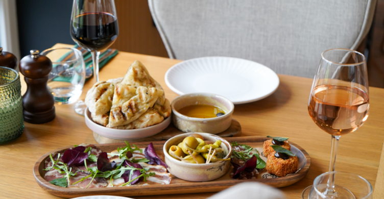 All Saints Restaurant bread and dips 750 x 390
