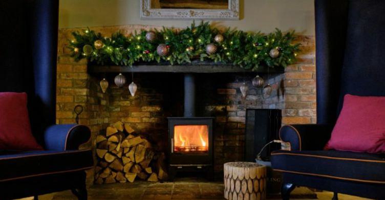 Christmas at The Weeping Willow 750x390