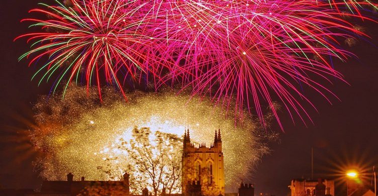 Fireworks Abbey Gardens Bury St Edmunds Round Table 750x390