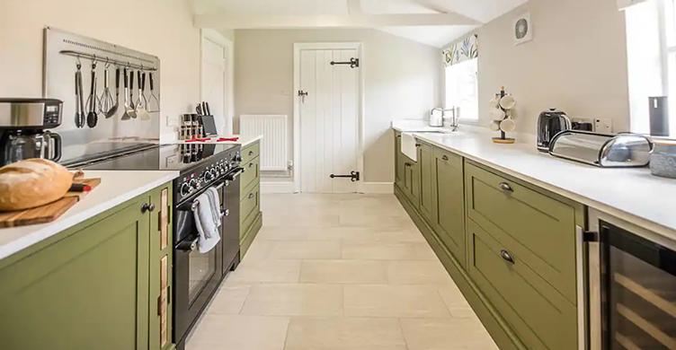 Gardeners Cottage Kitchen 750 x 390 copy