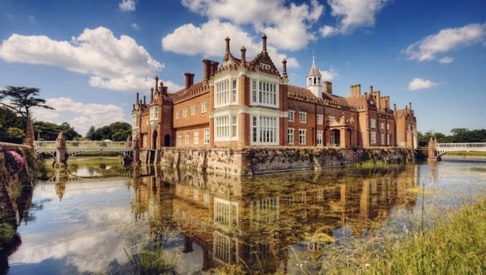 Helmingham Hall Gardens 750x390