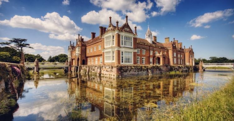 Helmingham Hall Gardens 750x390