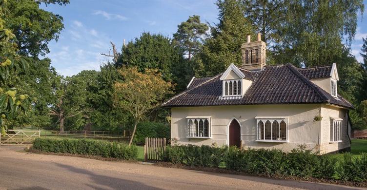 Horringer Park Gates National Trust Ickworth 750x390