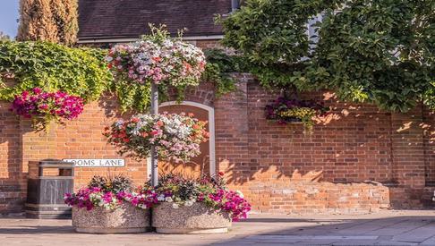 Looms Lane floral display Jo Sweetman 1500x390