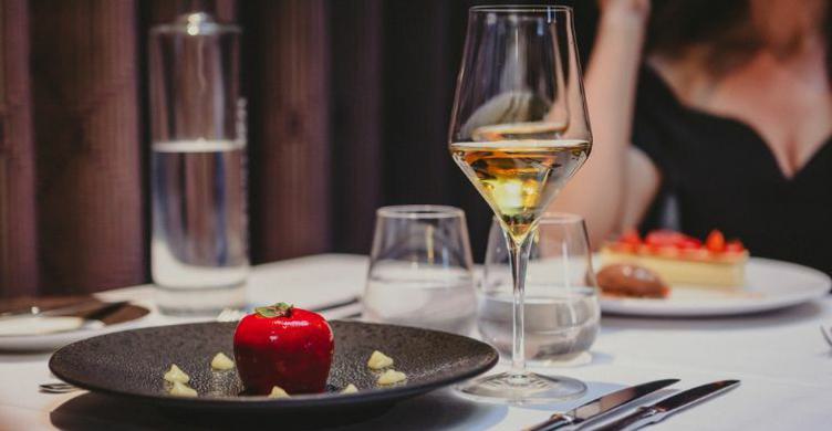 Maison Bleue Dinner 750x390