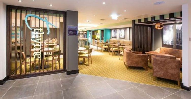 Premier Inn Bury St Edmunds Town Centre interior 750x390