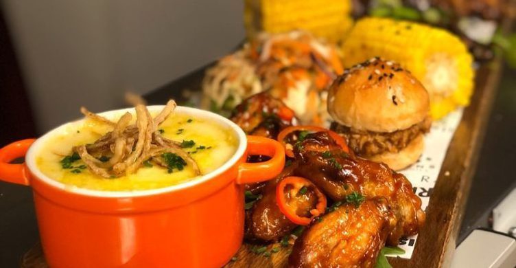 Queens Bar Grill BBQ Sharer 750x390