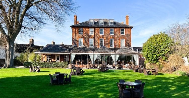 Riverside House Hotel Mildenhall exterior 750x390