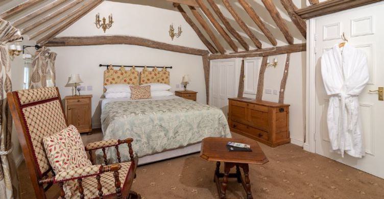 The Abbey Hotel bedroom 750x390