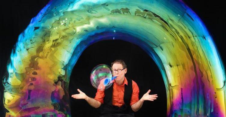 The Amazing Bubble Man 750x390