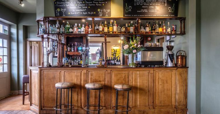 The Black Lion Long Melford bar 750x390