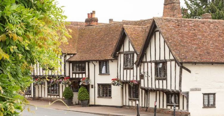 The Swan exterior 750x390