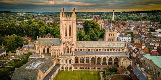 St Edmundsbury Cathedral aerial 560x280