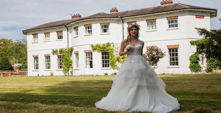 Ickworth Lodge Bride The Ickworth 750x400